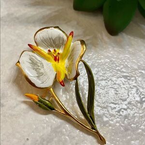 𝅺VINTAGE Rafaelian floral brooch